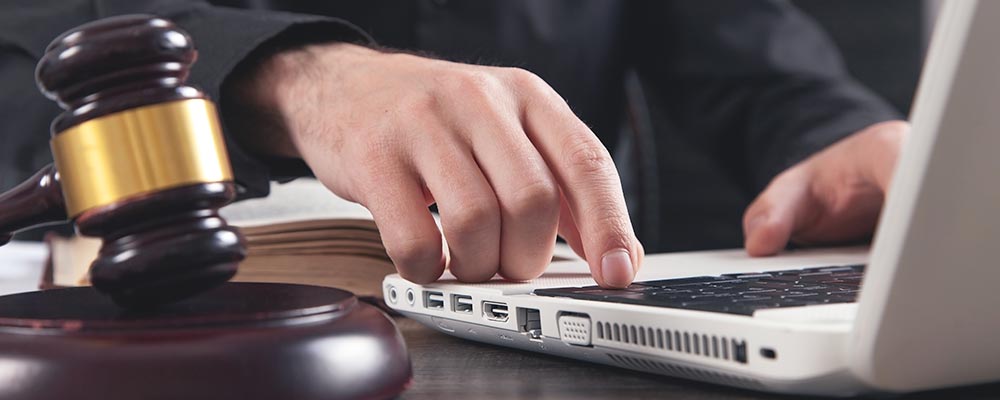 قوانین ارتباطات الکترونیکی